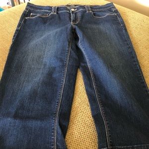 White House black market capris